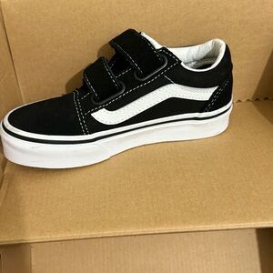 Vans old schoolV /Black/white  Shoes in the box new size 11.0 kids